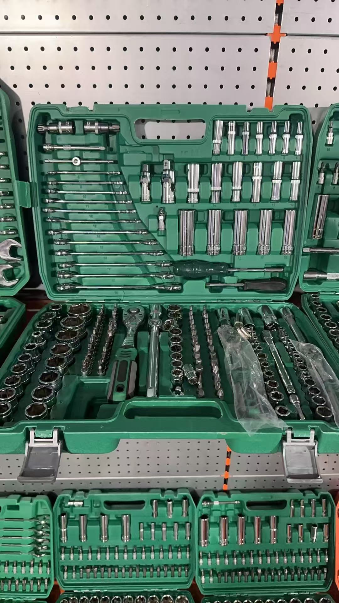 طقم أدوات إصلاح السيارات 216 ق - مراجعة Power Tools Set وسعره